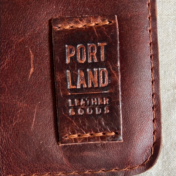 Portland Leather Brown Leather Wristlet Card Holder with Zipper - Picture 2 of 4